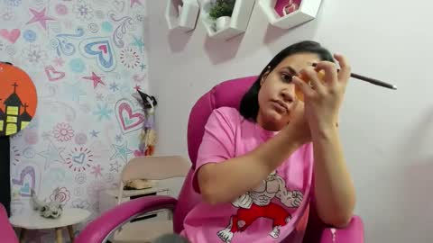 Snapshot of antonellakling_ chatting on 10/09/25, 11:52 ANTONELLA online show from 10/09/25, 11:52