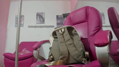 Snapshot of antonellakling_ chatting on 11/14/25, 11:02 ANTONELLA online show from 11/14/25, 11:02