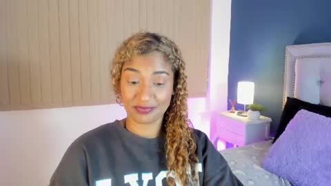 Snapshot of antonellaparker chatting on 12/03/24, 03:22 Sarah online show from 12/03/24, 03:22