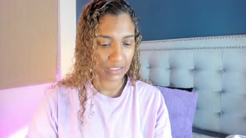 Snapshot of antonellaparker chatting on 01/03/25, 01:25 Sarah online show from 01/03/25, 01:25