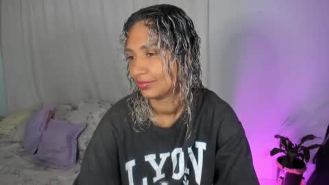 Snapshot of antonellaparker chatting on 10/27/25, 12:09 Sarah online show from 10/27/25, 12:09