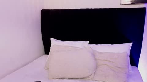 antonellariva_ online show from 02/05/26, 07:51