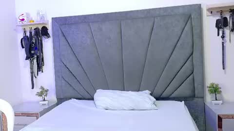 antonellarossi_os online show from 06/19/26, 01:43