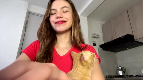 Snapshot of antonellarossii_ chatting on 12/22/24, 05:32 Antonella online show from 12/22/24, 05:32