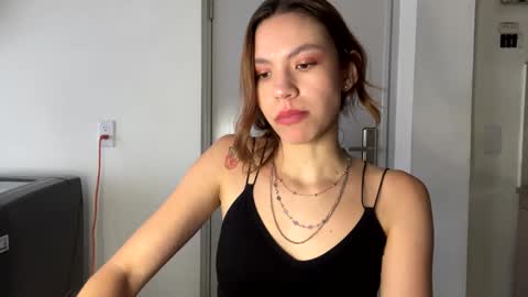 Snapshot of antonellarossii_ chatting on 12/26/24, 02:48 Antonella online show from 12/26/24, 02:48