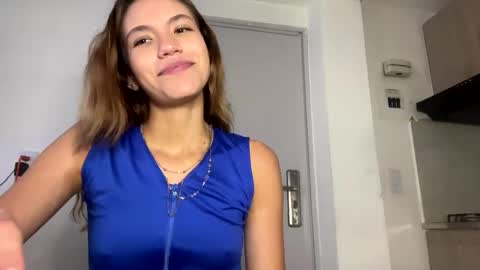 Snapshot of antonellarossii_ chatting on 01/04/25, 04:00 Antonella online show from 01/04/25, 04:00