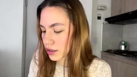 Snapshot of antonellarossii_ chatting on 02/10/25, 01:01 Antonella online show from 02/10/25, 01:01
