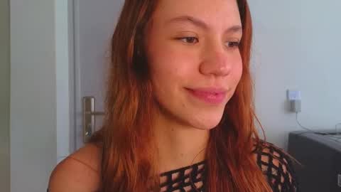 Snapshot of antonellarossii_ chatting on 02/21/25, 04:37 Antonella online show from 02/21/25, 04:37