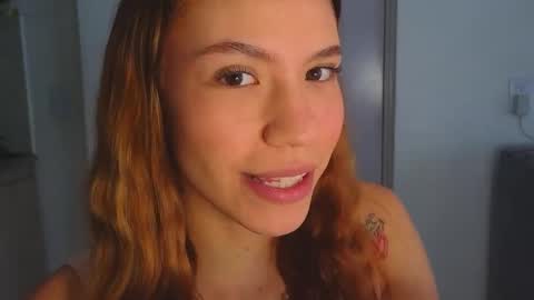 Snapshot of antonellarossii_ chatting on 02/26/25, 01:19 Antonella online show from 02/26/25, 01:19