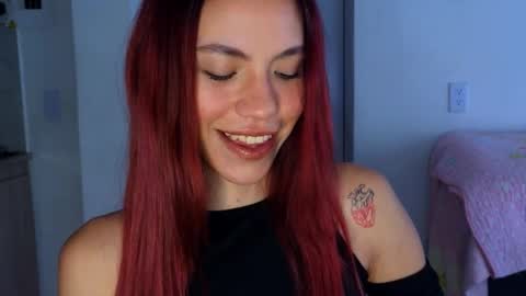 Snapshot of antonellarossii_ chatting on 03/12/25, 02:01 Antonella online show from 03/12/25, 02:01