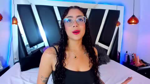 A N T O N E L L E  online show from 02/20/25, 10:48