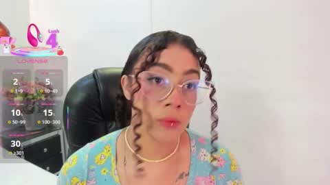 A N T O N E L L E  online show from 10/09/25, 11:30