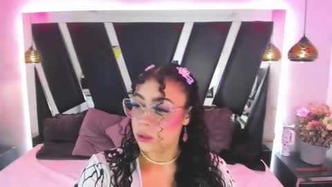 A N T O N E L L E  online show from 11/25/25, 11:10