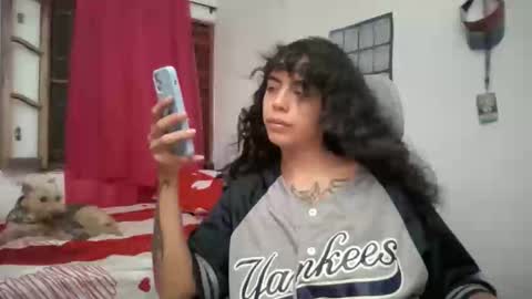 Snapshot of antoniabloom chatting on 11/23/25, 02:11 Antonia online show from 11/23/25, 02:11