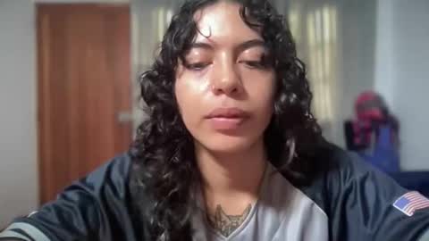 Snapshot of antoniabloom chatting on 11/26/25, 03:02 Antonia online show from 11/26/25, 03:02