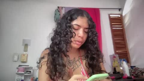 Snapshot of antoniabloom chatting on 06/18/26, 05:39 Antonia online show from 06/18/26, 05:39