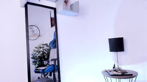 Antonia online show from 12/20/24, 11:47