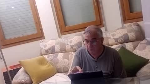 Antonio online show from 10/21/25, 09:26