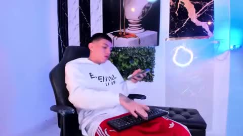 brendan and stiiven online show from 12/04/24, 06:44