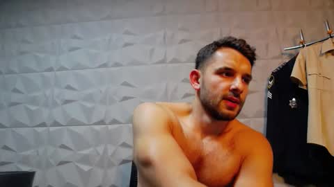 HI My name is Antonio online show from 09/12/25, 07:14