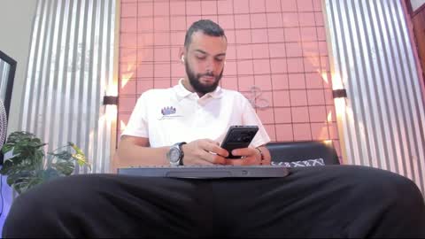 Snapshot of antony_bigdick_ chatting on 01/05/25, 01:13 Juan Camilo online show from 01/05/25, 01:13