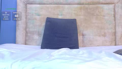 Snapshot of antony_bigdick_ chatting on 11/21/25, 01:37 Juan Camilo online show from 11/21/25, 01:37