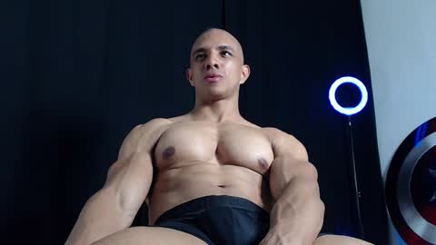 Instagram miguelangel1802  online show from 02/25/25, 04:53