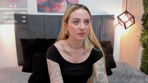 Snapshot of anttoniia chatting on 09/15/25, 06:30 Antonia online show from 09/15/25, 06:30