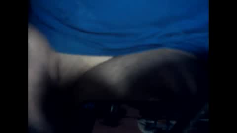 Snapshot of antxon12 chatting on 02/15/26, 11:01 antxon12 online show from 02/15/26, 11:01