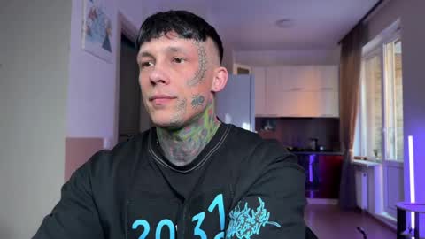 Tom online show from 04/01/26, 03:42