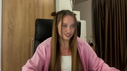 Aneutta online show from 08/03/26, 05:27
