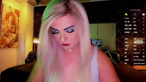 Snapshot of any_sophia chatting on 09/17/25, 01:46 MissSophiaSpecter online show from 09/17/25, 01:46
