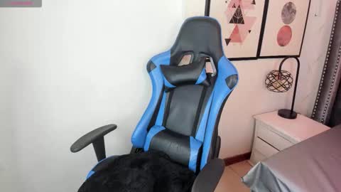 anya_belth online show from 11/20/25, 03:56