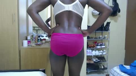 Snapshot of anya_h chatting on 11/29/25, 07:44 Gracious online show from 11/29/25, 07:44