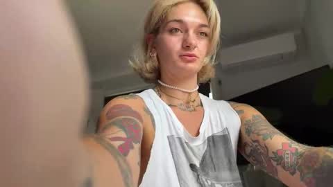 Snapshot of anyacoke chatting on 02/27/26, 03:50 Isannah online show from 02/27/26, 03:50