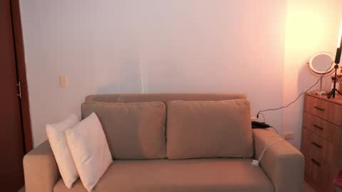 anya online show from 04/20/26, 10:33