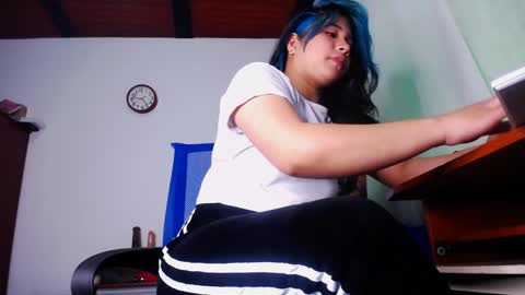 anyady online show from 02/02/25, 10:06