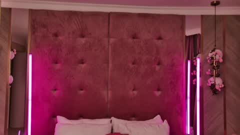 Anya online show from 02/21/25, 10:37