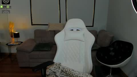 Anya online show from 12/04/25, 01:42