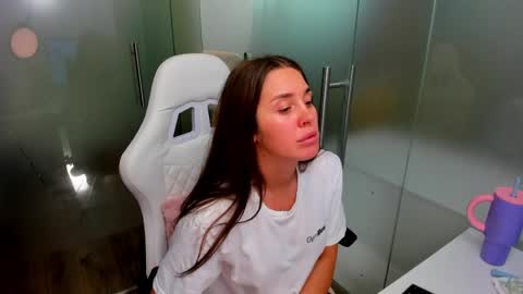Anya online show from 06/05/26, 12:33