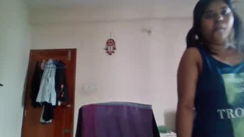 Snapshot of anydanyg chatting on 10/06/25, 06:11 anydanyg online show from 10/06/25, 06:11