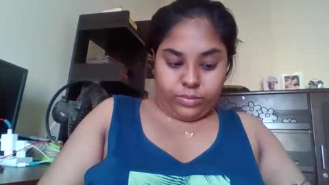 Snapshot of anydanyg chatting on 10/31/25, 10:05 anydanyg online show from 10/31/25, 10:05