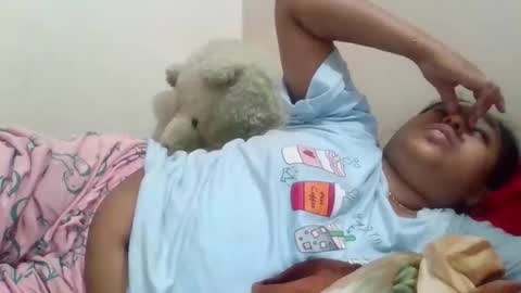 Snapshot of anydanyg chatting on 11/06/25, 10:32 anydanyg online show from 11/06/25, 10:32