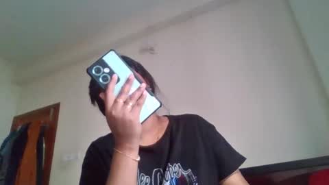 Snapshot of anydanyg chatting on 11/30/25, 09:24 anydanyg online show from 11/30/25, 09:24