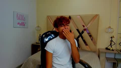 anyelotwink online show from 12/22/25, 12:24