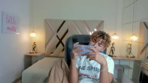 anyelotwink online show from 03/24/26, 04:28