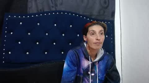 anyu online show from 12/31/24, 07:42