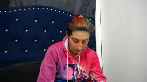 anyu online show from 01/12/25, 08:14