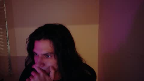 Snapshot of apachewithawebcam chatting on 11/03/25, 05:52 ApacheWithWebcam online show from 11/03/25, 05:52