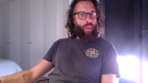 Snapshot of apc_3 chatting on 04/21/26, 01:06 apc_3 online show from 04/21/26, 01:06